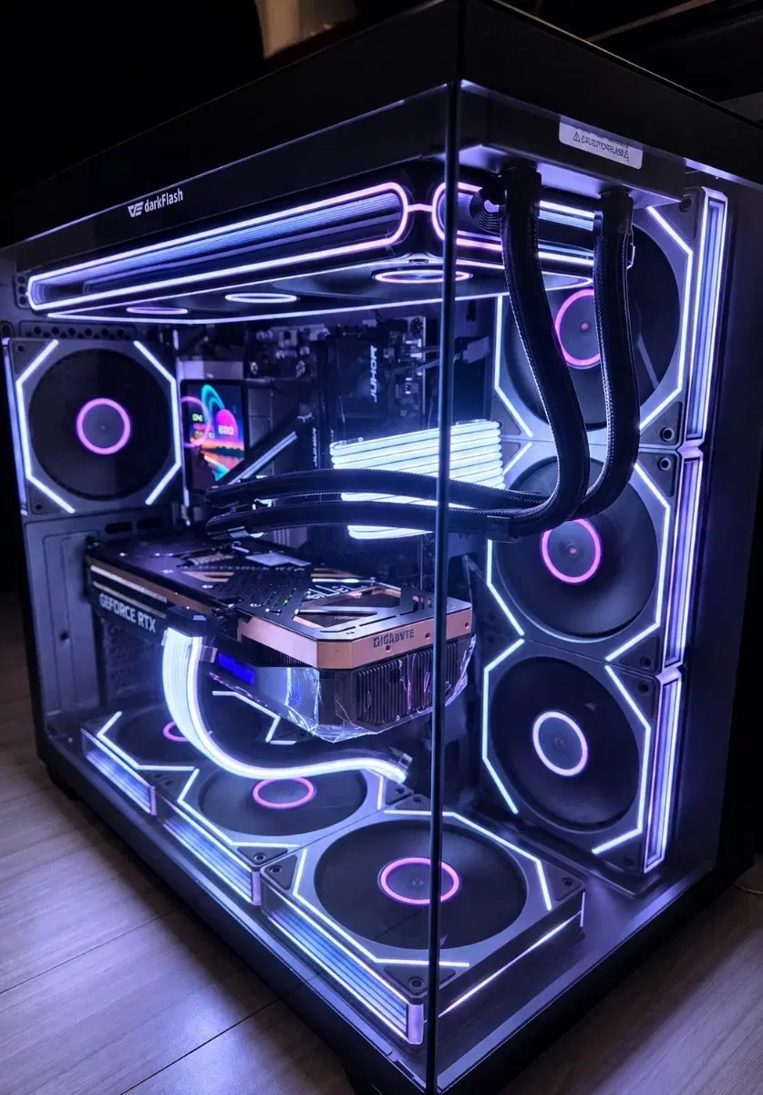 라이젠9 9950X3D RTX5080 신품본체 팝니다