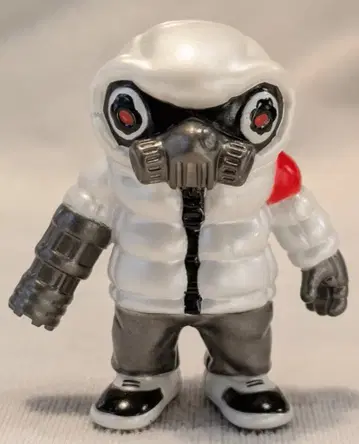 MEDICOMTOY VAG SPECIAL GYAROMI 오이드 킬러 화이트