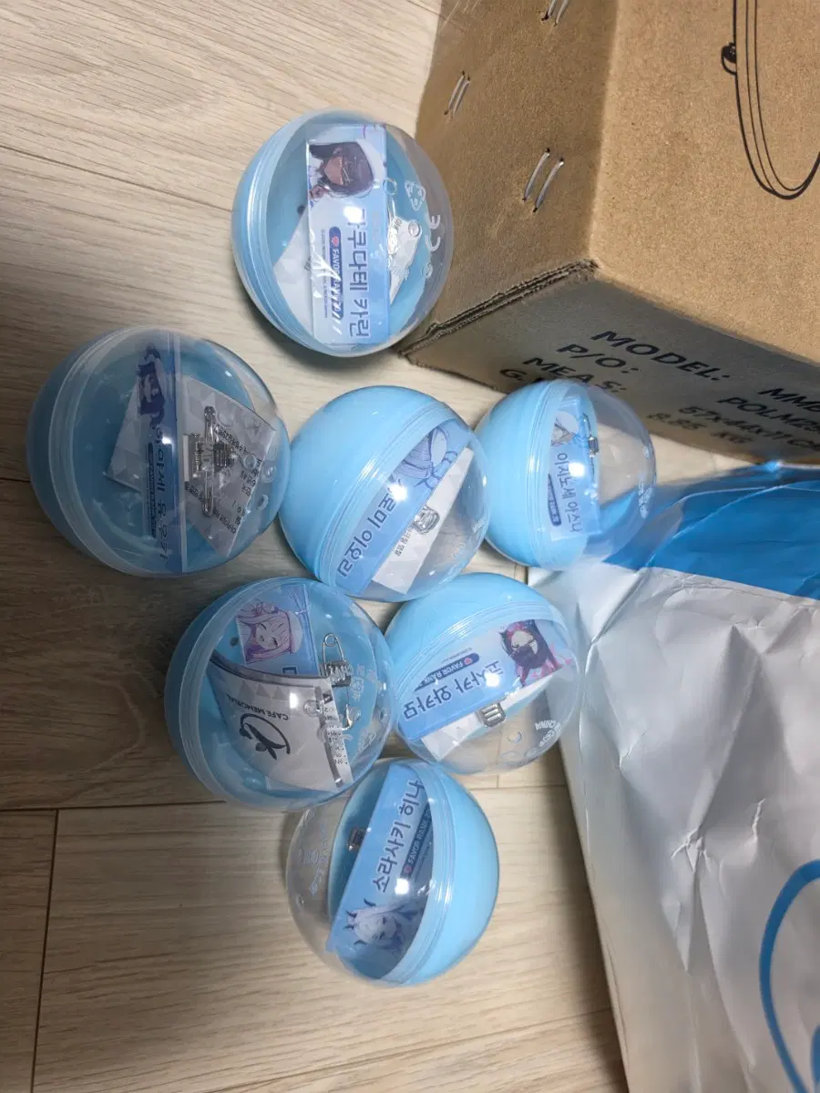 블루아카이브 카페메모리얼 명찰 팔아요.