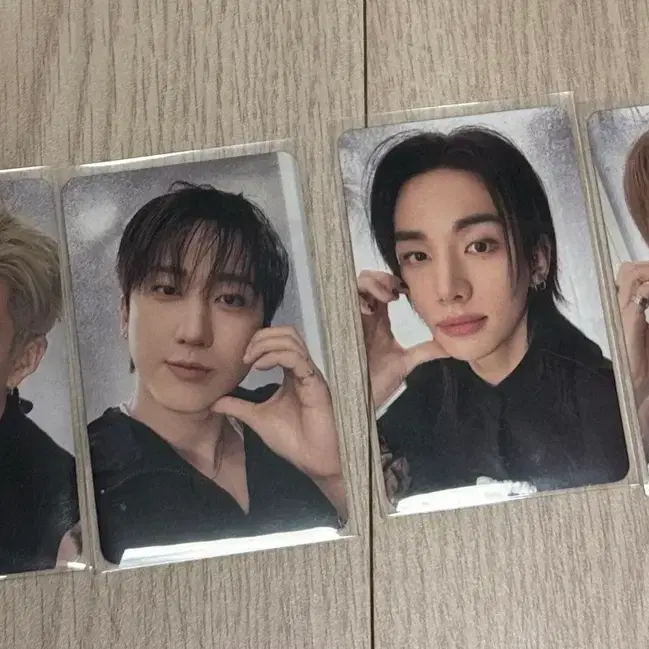 스트레이키즈 스키즈 런잇 엠디 반지 포카 방찬 창빈 현진 아이엔