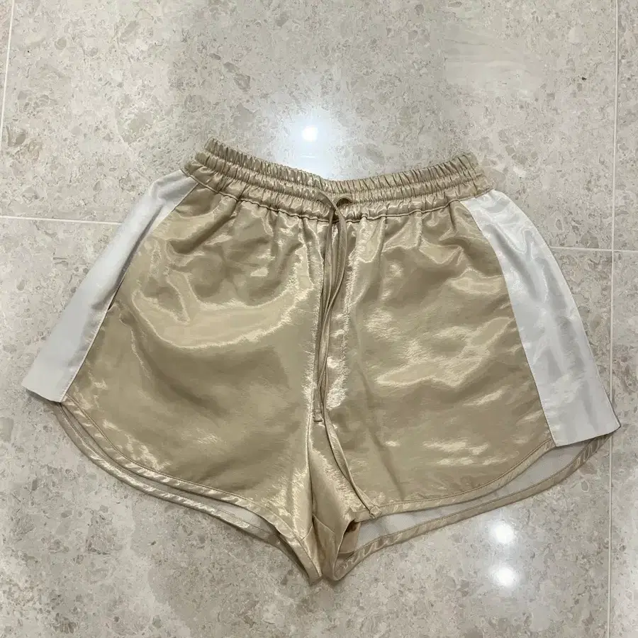 새틴 숏팬츠