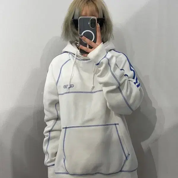 XL 아디다스 콘트라스트 스티치 후드티 화이트 블루