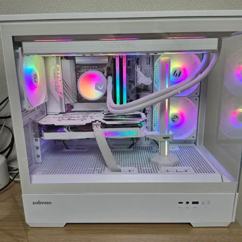 고사양 게이밍 화이트 감성 PC 본체(SSD제외)