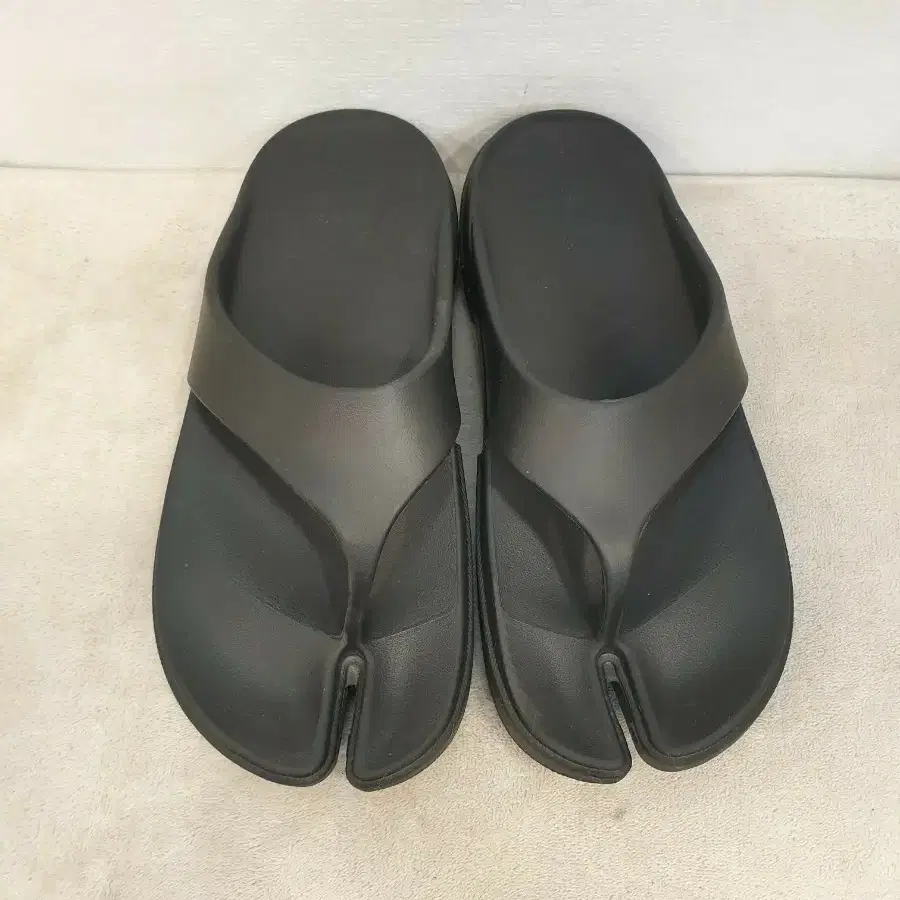 페이즈 제니 쪼리 블랙 280