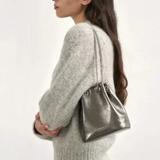 체인 버킷백