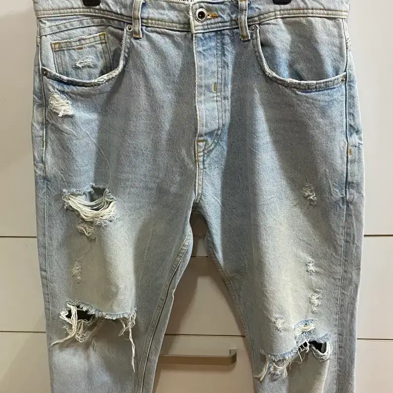 ZARA MAN 연청 데미지 청바지