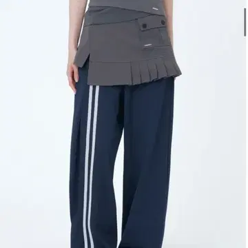미세키서울 미세키서울 Track pleats skirt pants SET NAVY | 트레이닝