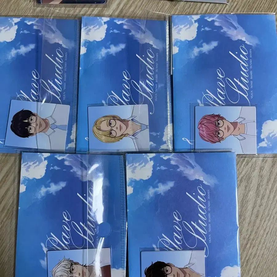 애니플러스 증명사진 5인세트 (예준 노아 밤비 은호 하민)