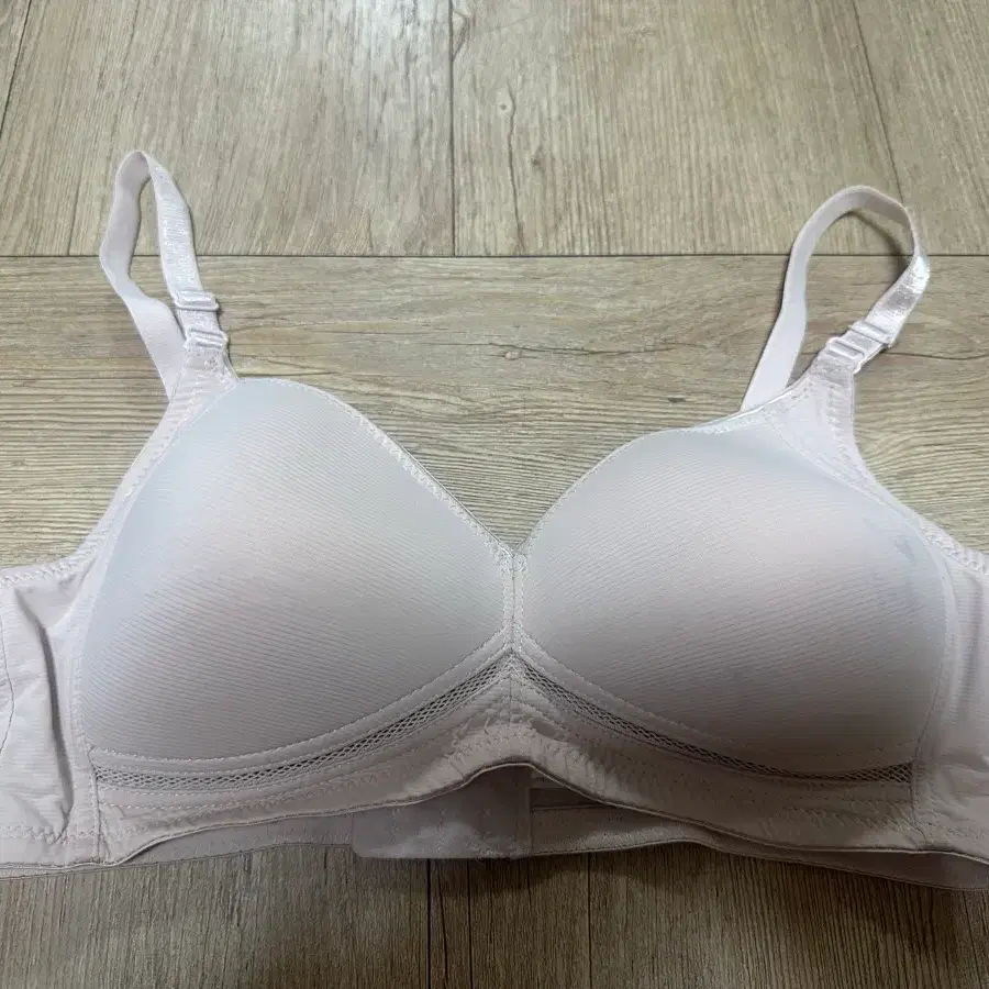 BYC 80B 브라 베이지 노와이어