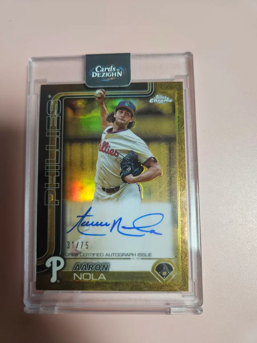 필라델피아)애런 놀라 2025 Topps Gilded 오토