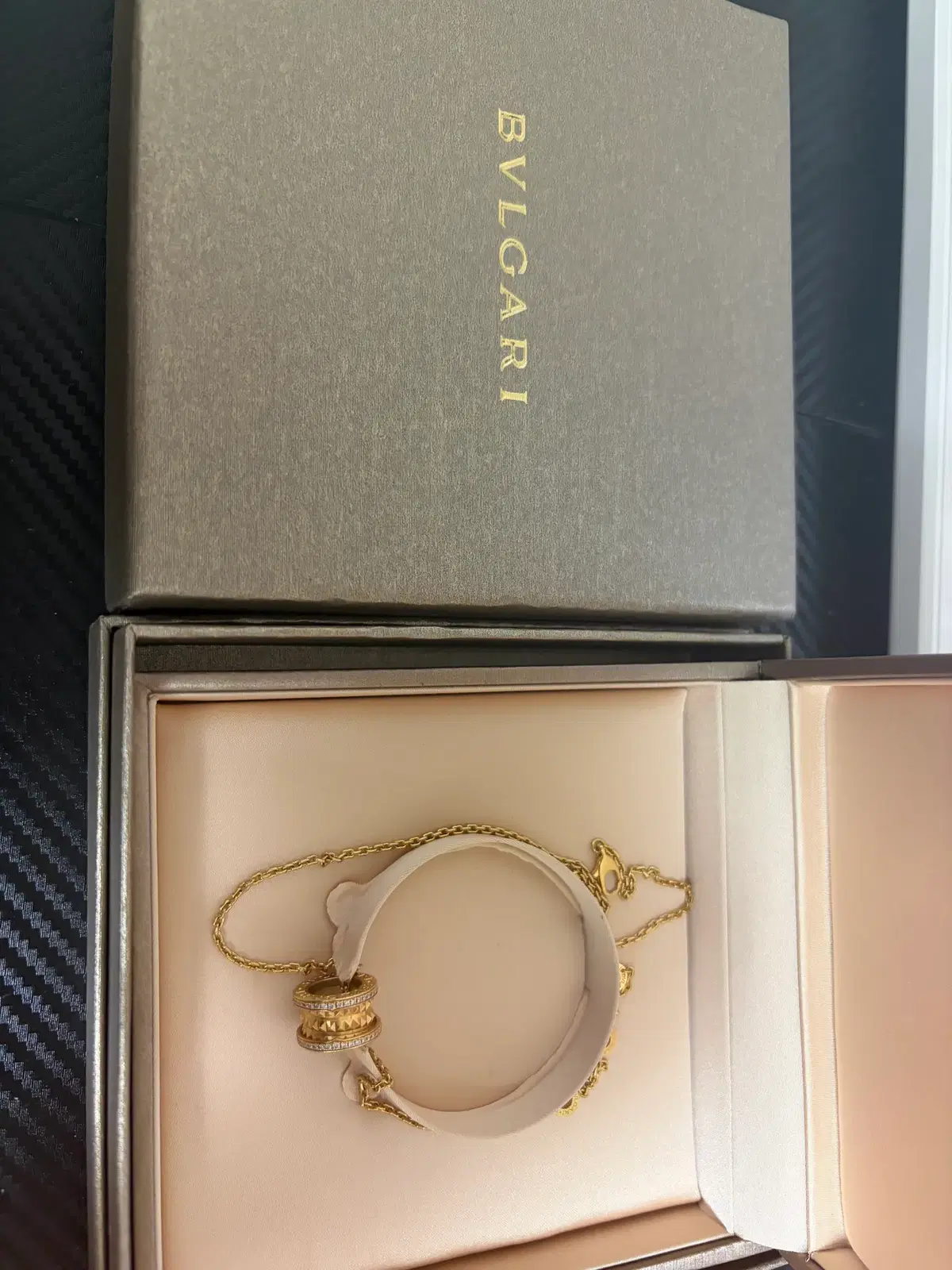 불가리 비제로원 락 파베 다이아 18K 옐로우골드 펜던트 네크리스