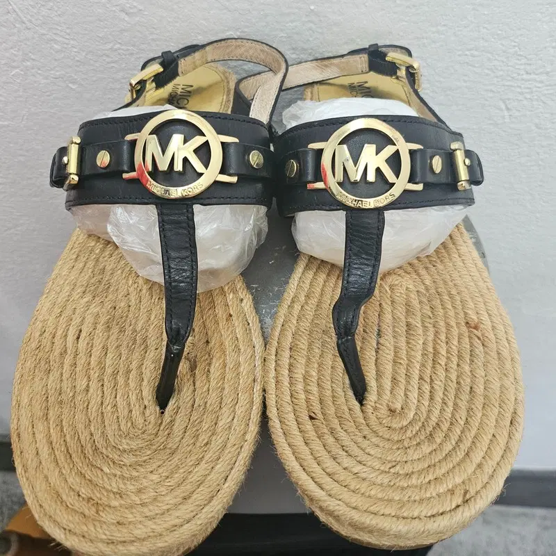 MICHAEL KORS 샌들 공용 255/260 J6423