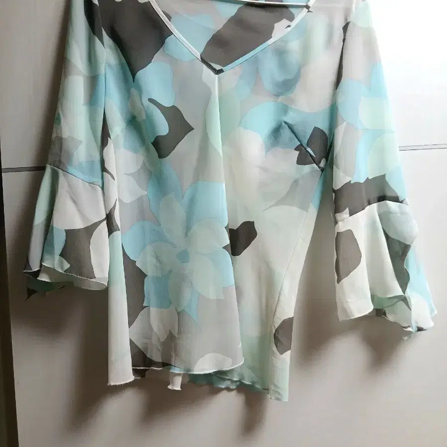 Fairy Mint Flower blouse