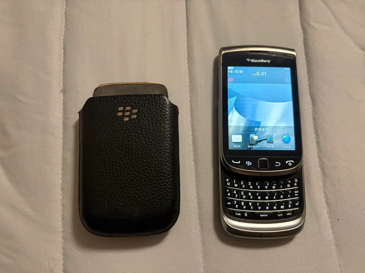 블랙베리 토치 9810 (SIM인식X, 개통불가)