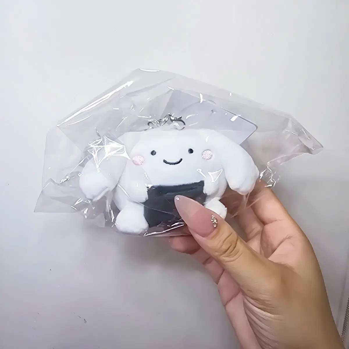 산리오 난데모이키모노 콜라보 시나모롤 삼각김밥 마스코트 키링