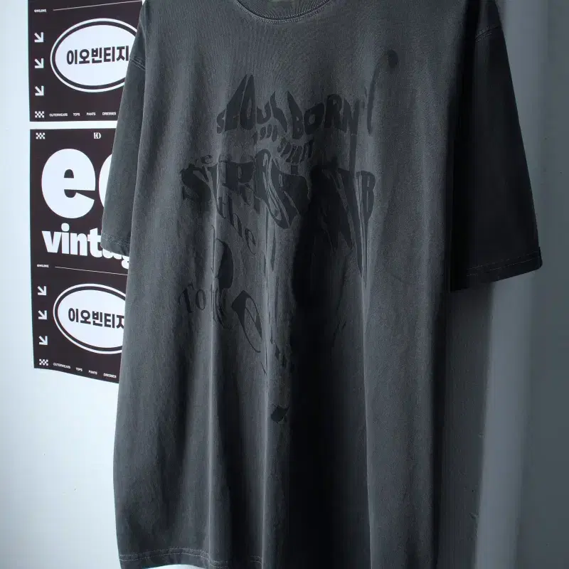 (M-XL) 슈퍼서브 반팔 티셔츠 피그먼트 그래픽 차콜 스트릿-H36896