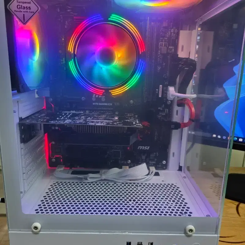 화이트 RGB 튜닝 i7 7700 게이밍PC 사무용피시