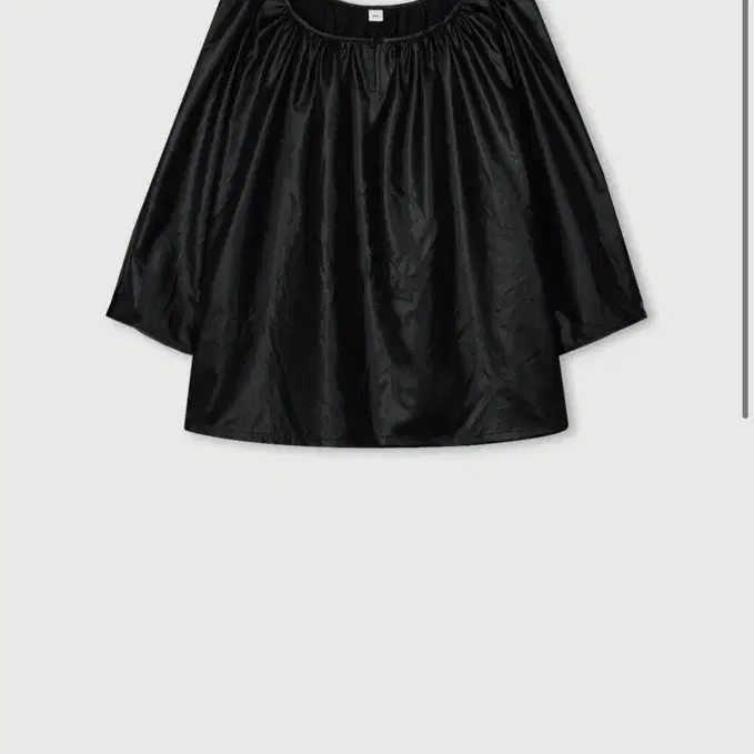 에토스 새상품 GLOSSY ROUND NECK BLOUS 글로시 라운드넥 블라우스