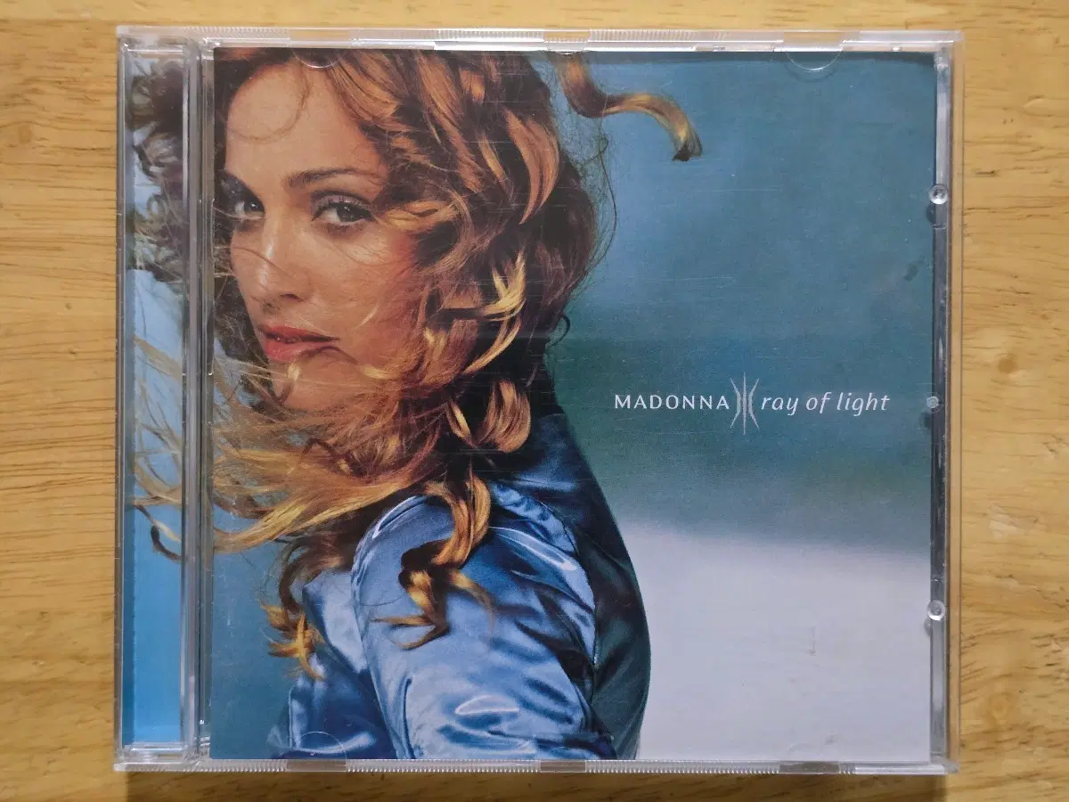 CD 음반 Madonna 마돈나 - Ray Of Light 미국반