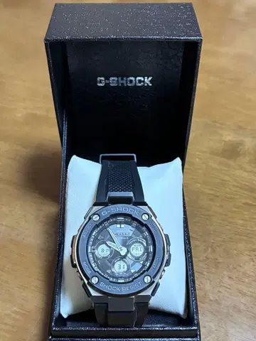 CASIO G-SHOCK GST-W300 전파 솔라