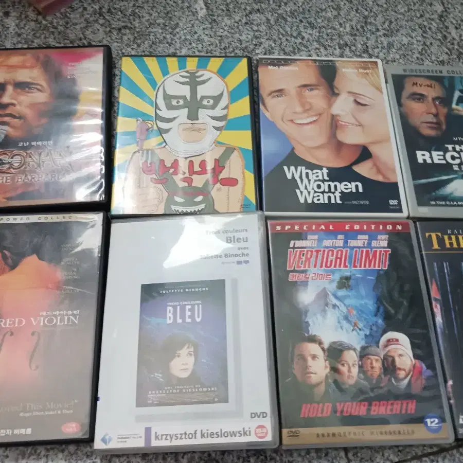 코난 더 바바리안 DVD / 더 레드 바이올린 DVD / 블루 DVD / 버티칼 리미트 DVD / 디 어드벤쳐 DVD등 다양한 영화 개당2000원