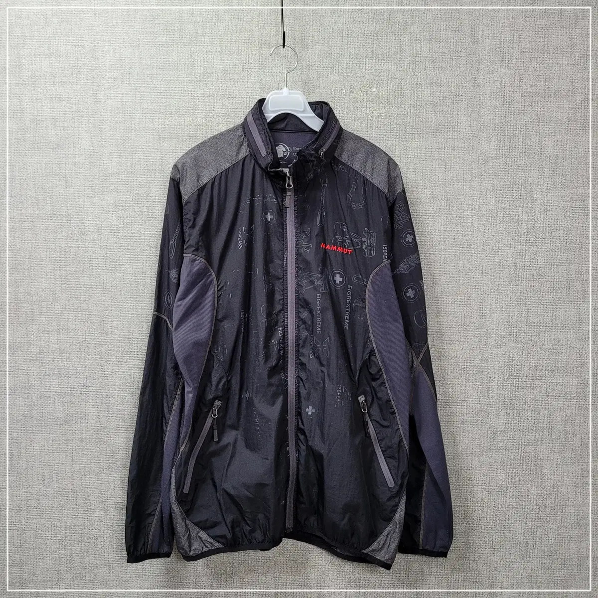 2503. MAMMUT 프린팅 바람막이 남성105