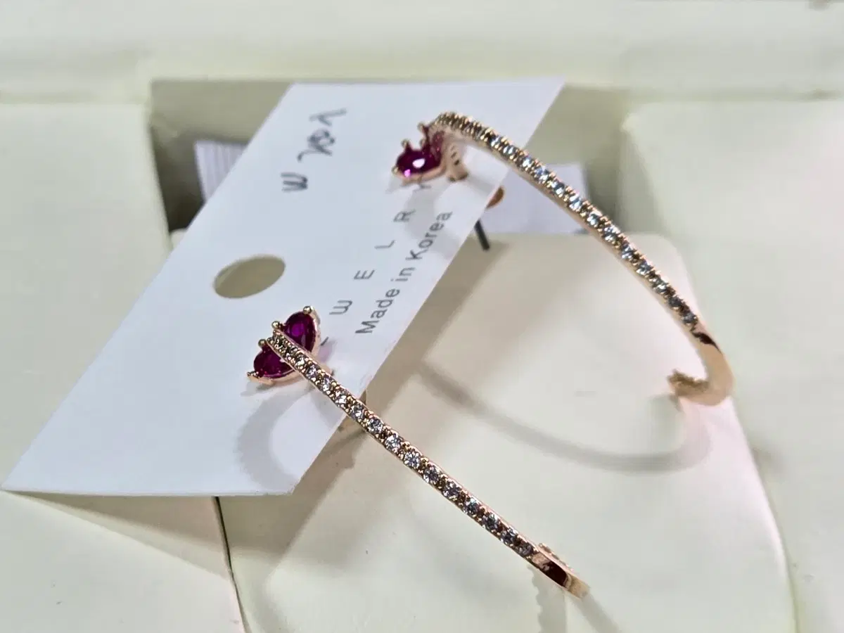 로즈골드 큐빅 하트 귀걸이
