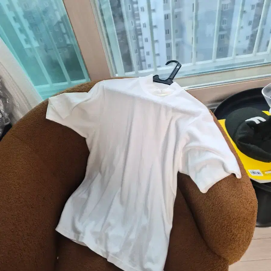아나토미카 mock neck 화이트 반팔