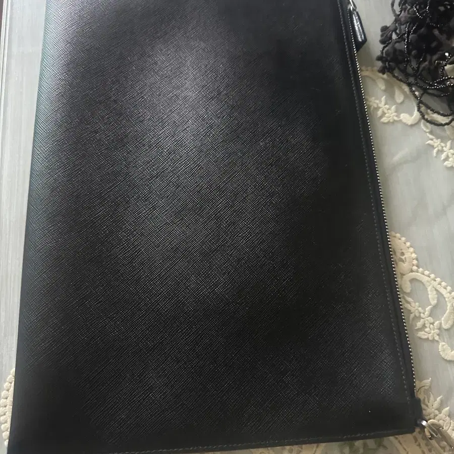 프라다 사피아노 클러치백 블랙