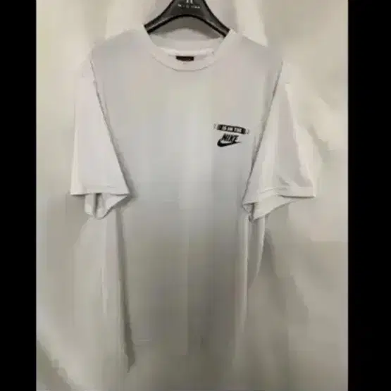 나이키 퓨추라 빅로고 드라이핏 기능성 반팔 티셔츠 화이트