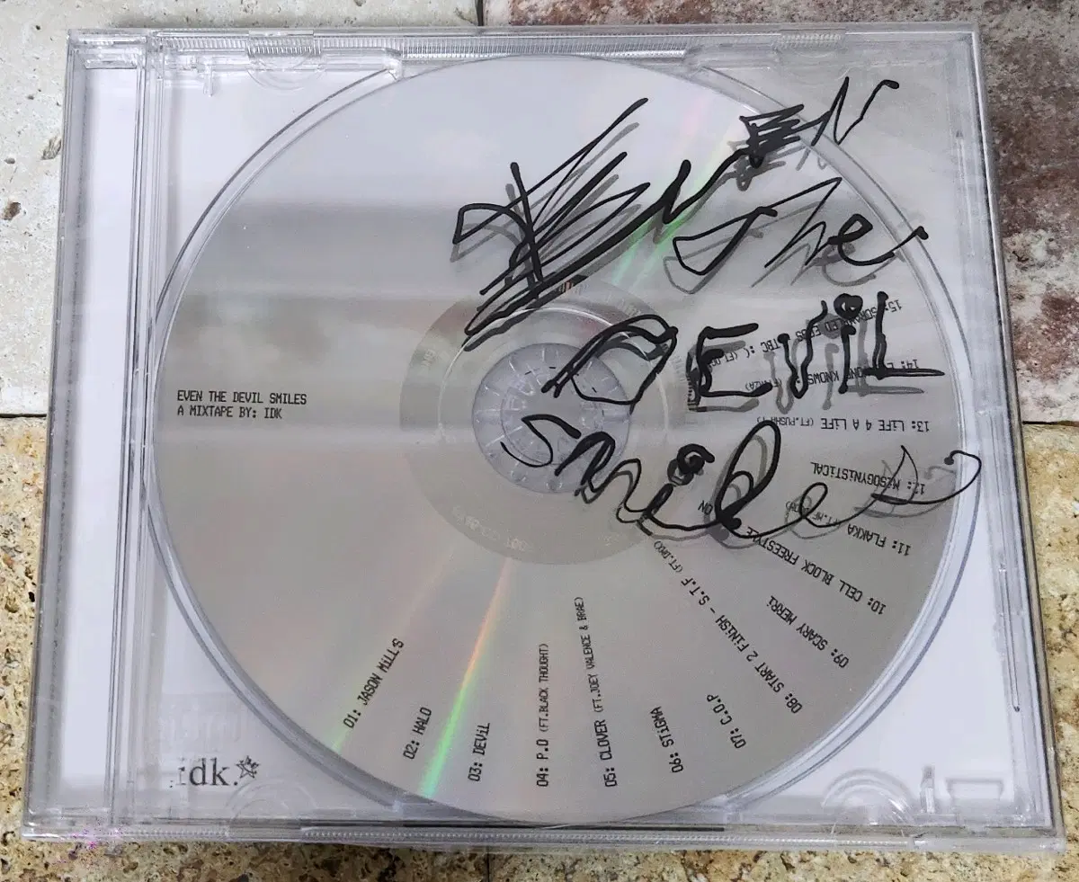 IDK - Even The Devil Smiles Mixtape (Limited Ver.) (미개봉)