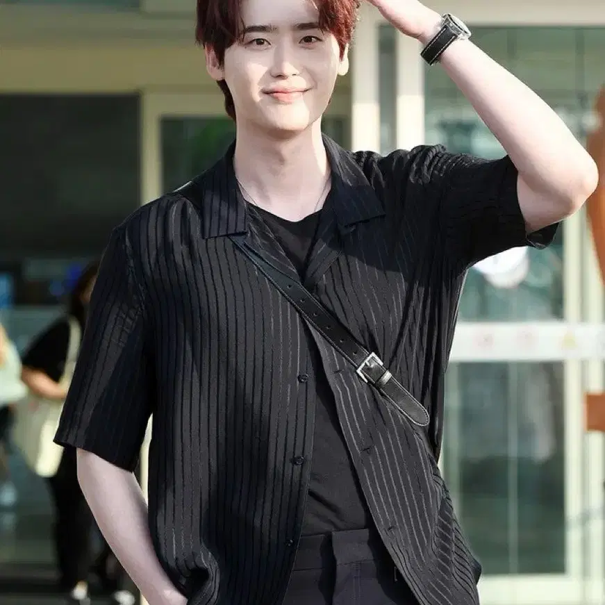 [이종석님 착용] 생로랑 23ss 실크 크레페 스트라이프 셔츠