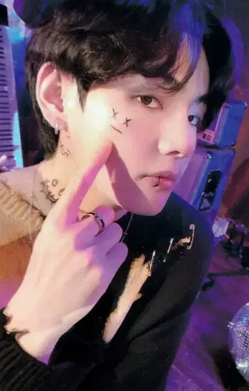BTS 2022 시즌스 그리팅스 V 트레이딩 카드