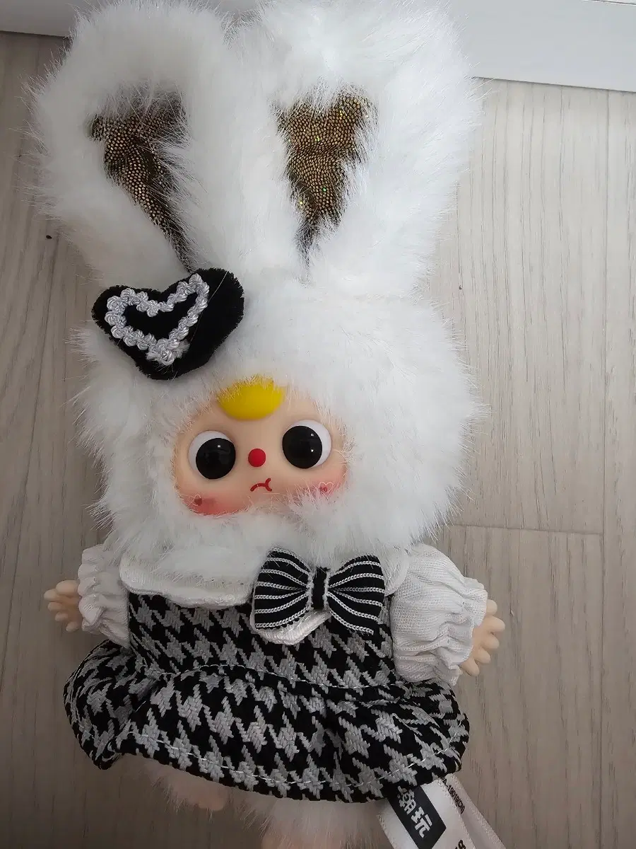 베쓰 블랙화이트 인형