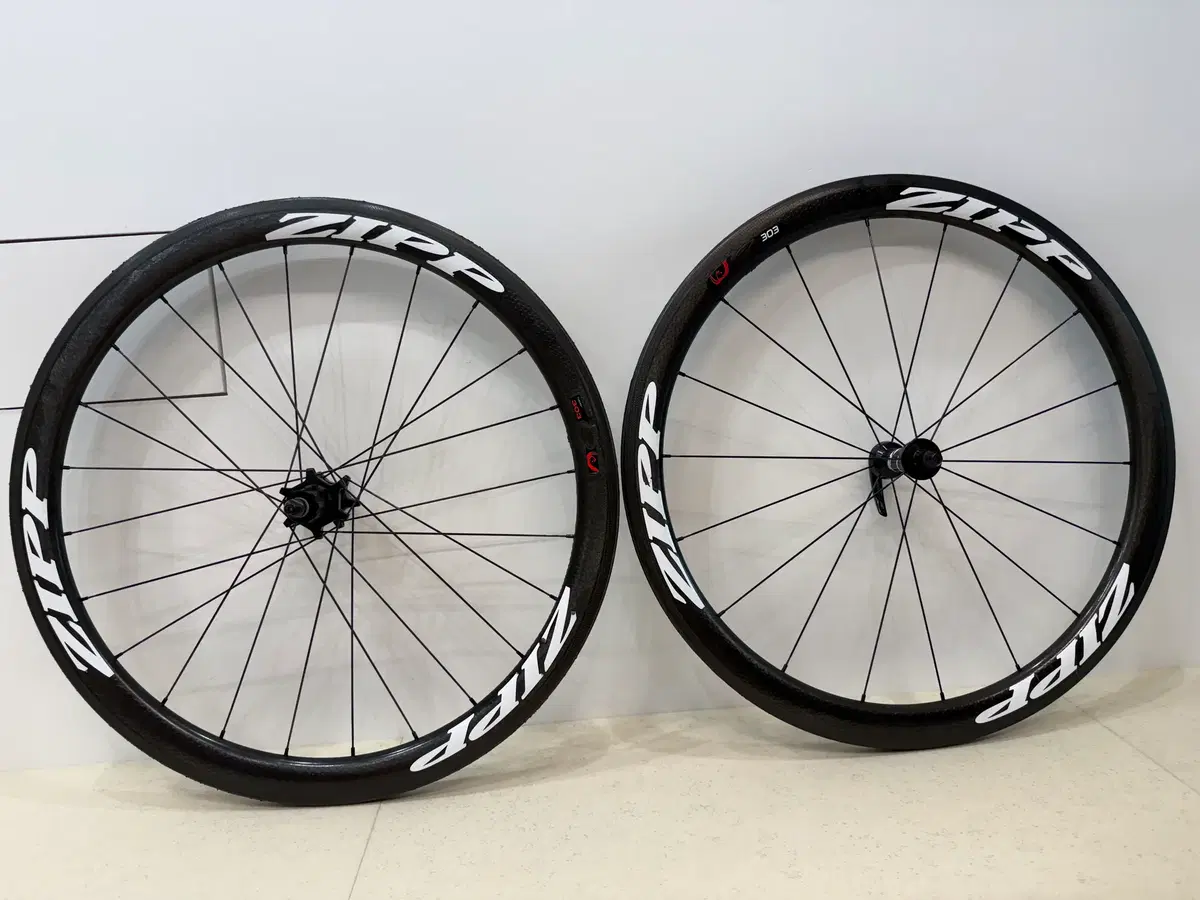 ZIPP 짚 303 V3 튜블러 휠셋
