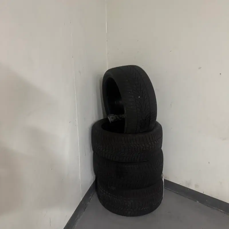 한국 타이어 윈터 90% 남음 (245/35R20 95W 2개 ),(275/30R20 97W 2개)