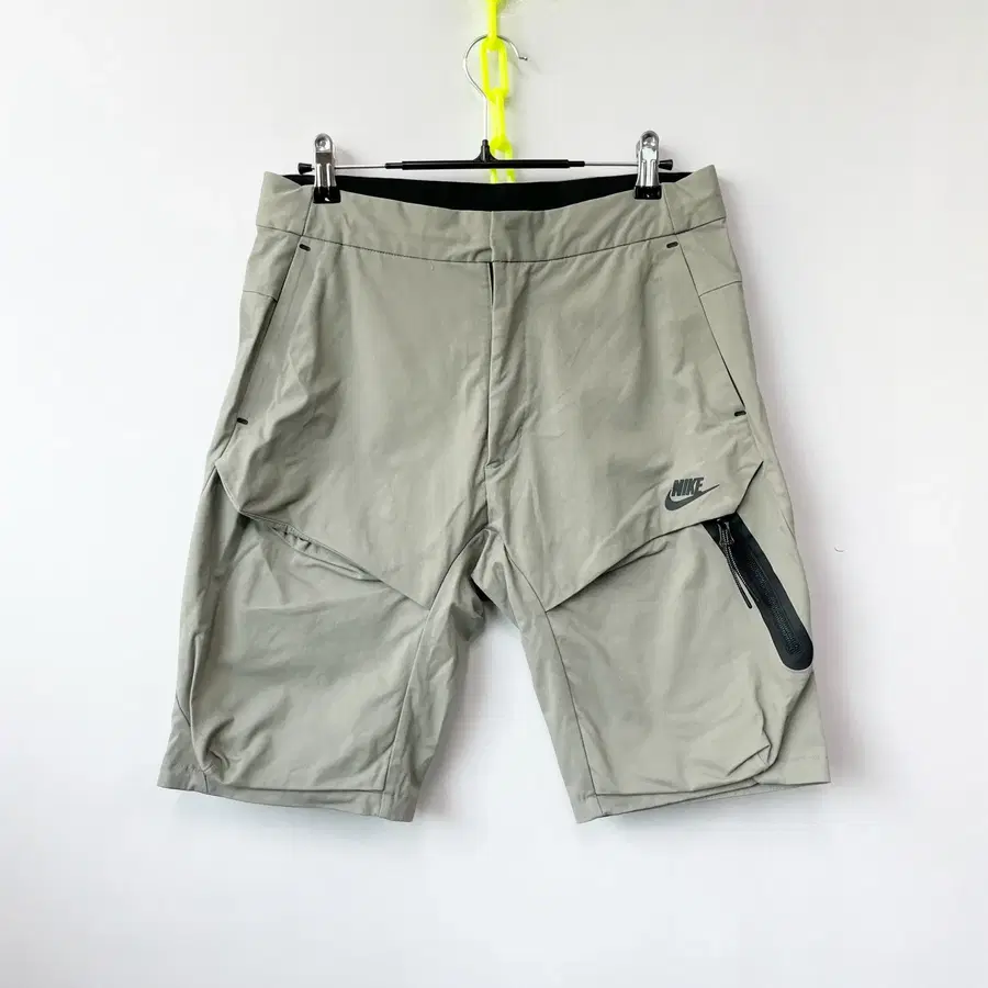 나이키 테크 우븐쇼츠 카키30