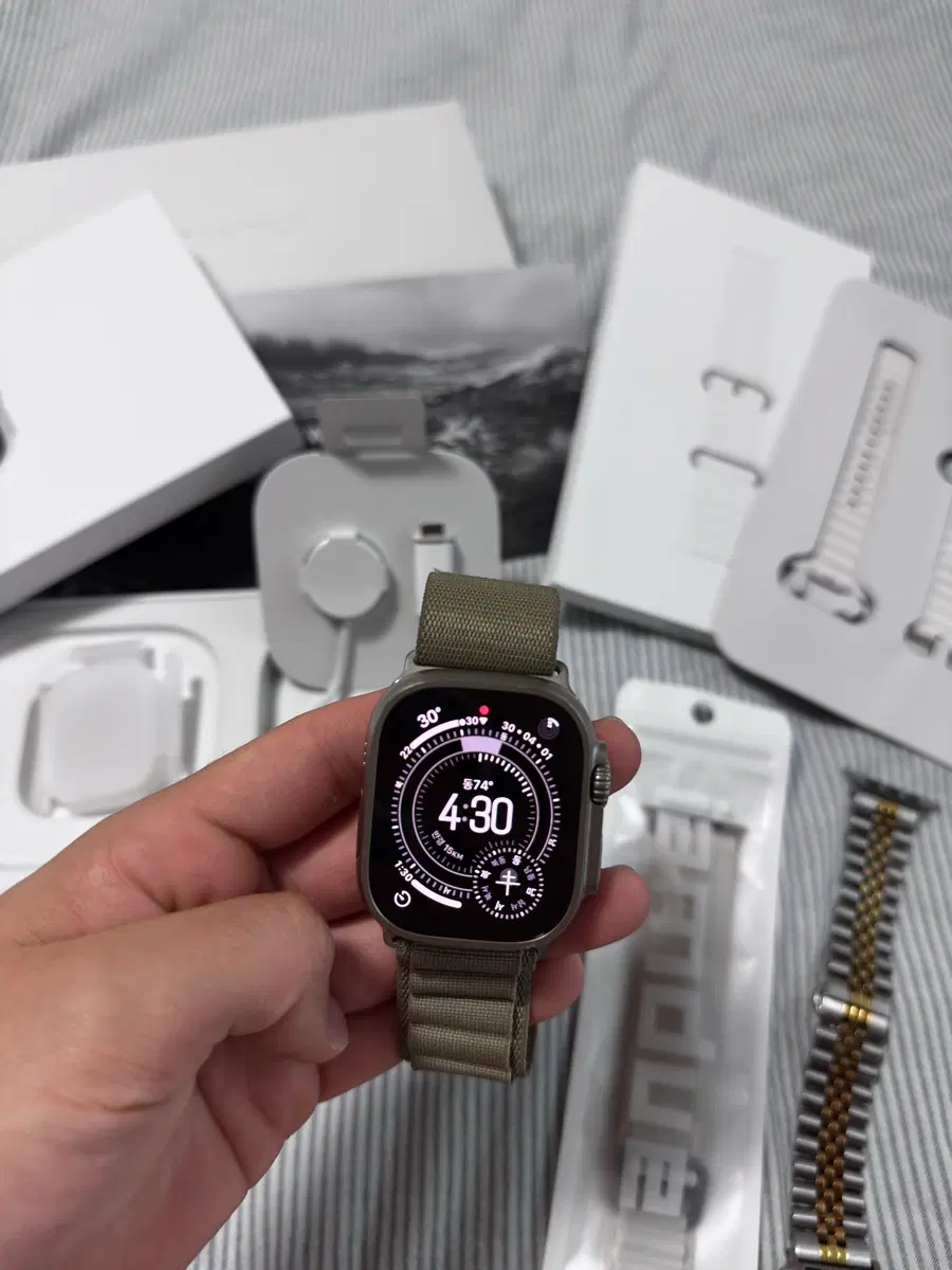 애플워치 울트라 2 티타늄 49mm 셀룰러 + 정품 오션 밴드 스트랩