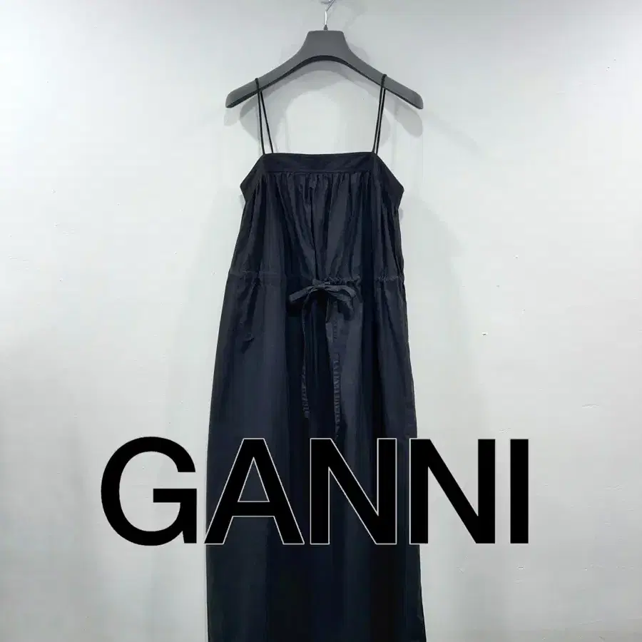 GANNI 가니 블랙 원피스 (36)