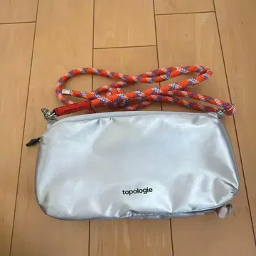 Topologie 숄더백 실버