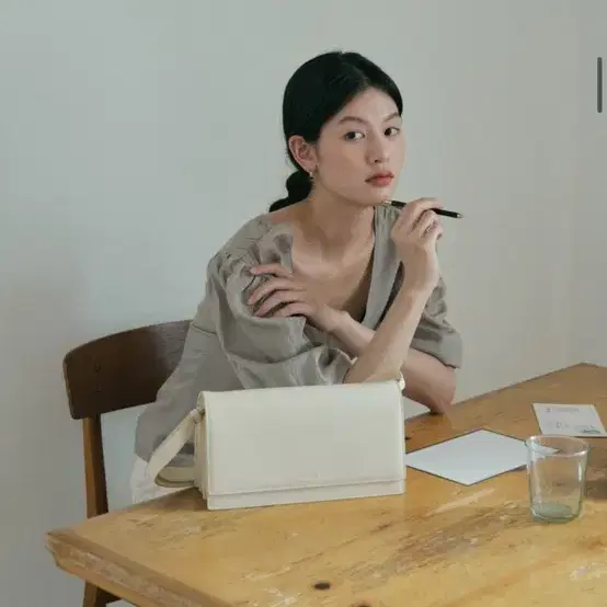 폴뉴아 트라이백 아이보리 숄더백