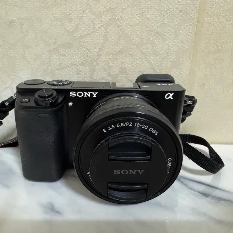 소니 A6000 미러리스