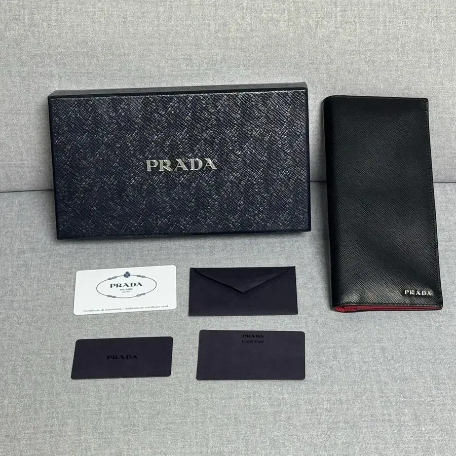 프라다 명품지갑 사피아노장지갑 블랙+레드(정품)