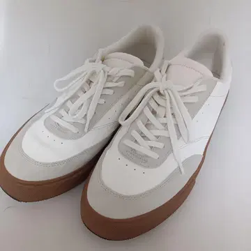 [새상품급] ZARA 스니커즈 화이트 28.5cm