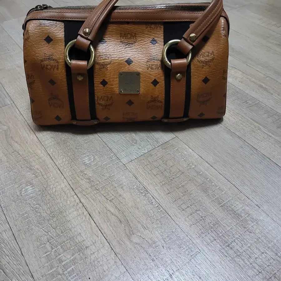 MCM 도트백