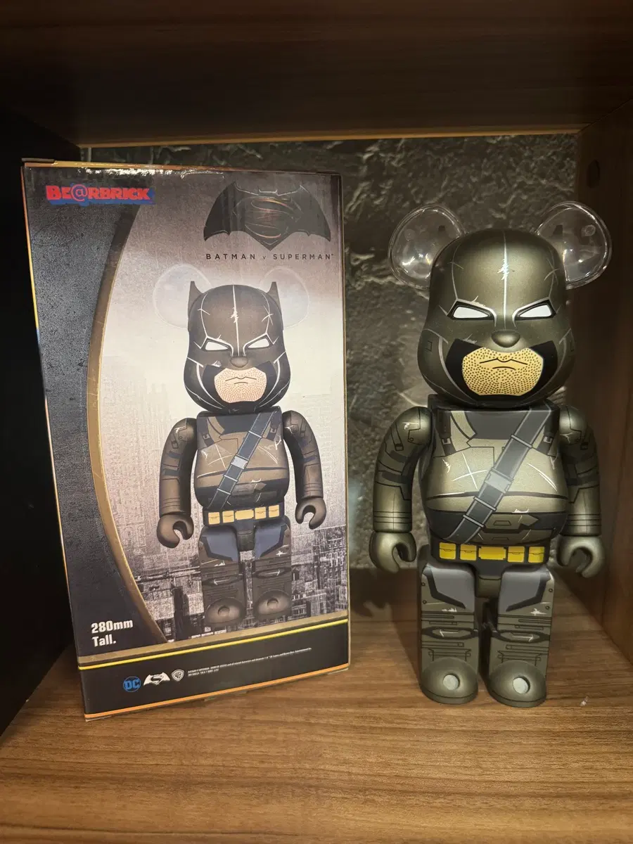 메디콤토이 베어브릭 배트맨 대 슈퍼맨 아머드 배트맨 400% (BE@RBRICK Armored Batman 400%)