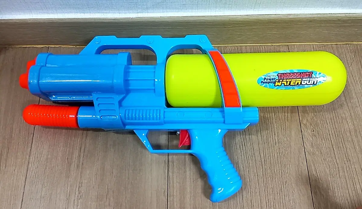 파워펌핑 쓰리샷 물총 여름 물놀이 장난감총 세개의 강한 물줄기 THREESHOT WATER GUN