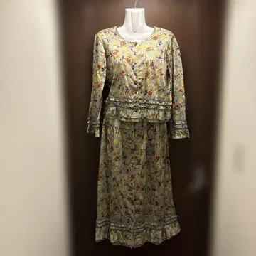 KANEKO ISAO 꽃무늬 셋업 스커트