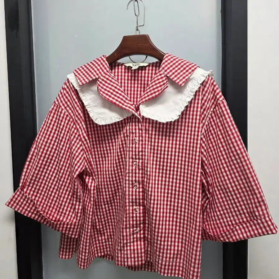 아뜰리에마졸리 코튼 퍼프 카라 블라우스