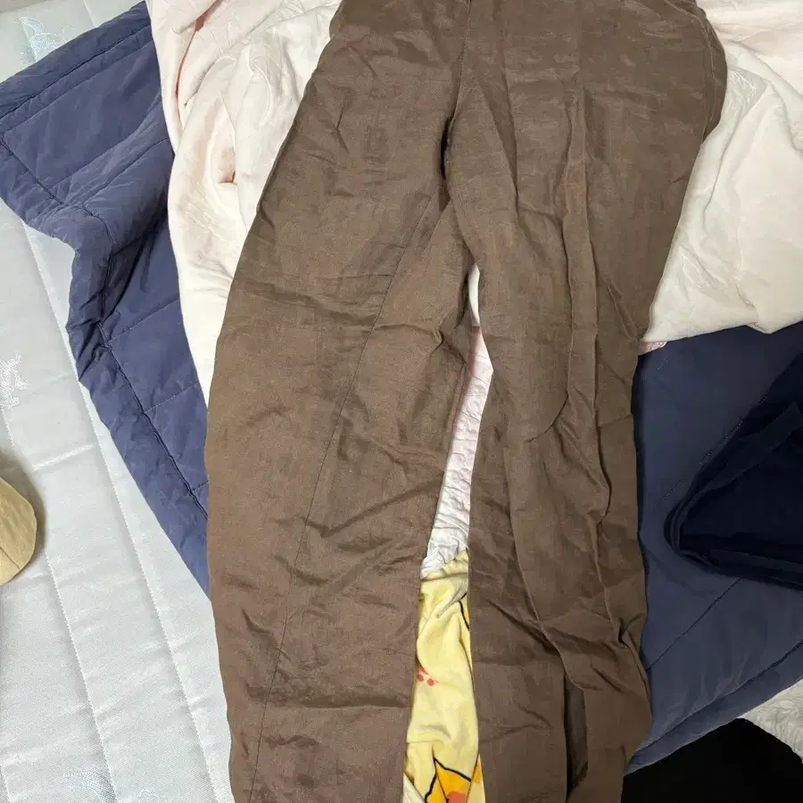 바지 브라운색